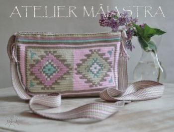gentuta crosetata manual ornamentata cu motivul popular din Banat ciutura handmade 