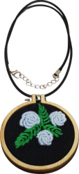 Pandantiv cu broderie - Flori Amma Design albastru 5 5 cm 