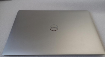 Dell XPS 15 7590 UHD i9-9980HK 8-Cores 32GB Nvidia GTX 1650 1TB SSD Windows 10