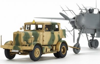 TAMIYA 32593 - 1 48 German Heavy Tractor SS-100 - 1 figure 