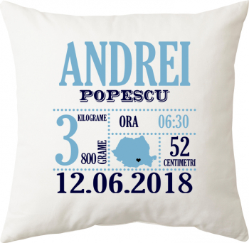 Perna personalizata patrata alba pentru baieti cu nume inaltime greutate data si locul nasterii 