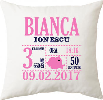 Perna personalizata patrata alba pentru fete cu nume inaltime greutate data si locul nasterii 
