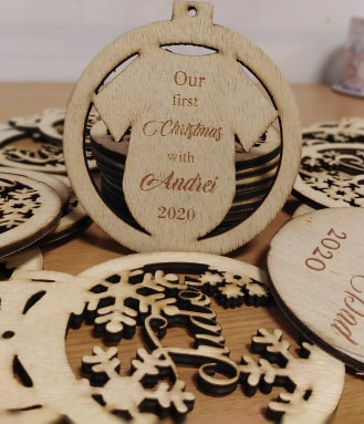 Glob de Craciun and ldquo Baby First Christmas and rdquo personalizabil 10 cm 