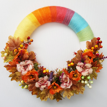 Coronita decorativa multicolora cu frunze si flori 40 cm