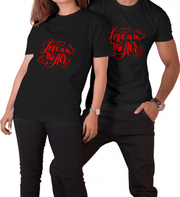 Set tricouri personalizate cuplu Love is in the airNegru/Rosu L/S 