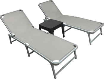 Set 2 sezlonguri pliabile cu spatar reglabil 4 pozitii si stofa mesh RAKI 188x58 cm+masa maro 019544-2 