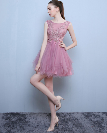 Rochie scurta lila cu broderie florala marimea 36 S 