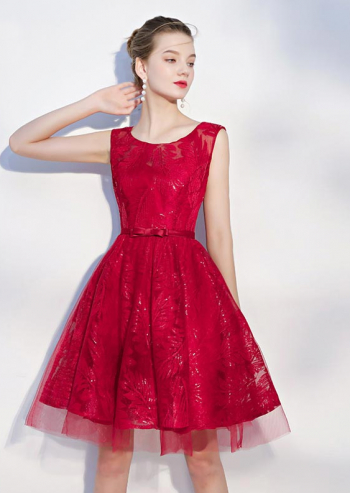 Rochie scurta rosie brodata cu paiete marimea 40 L 