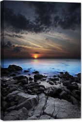 Tablou luminos in intuneric GlowforHome Apus de soare vazut de pe pietre de la malul marii 90 cm x 60 cm 
