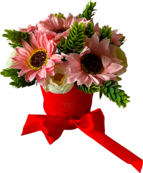 Aranjament floral cu Ranunculus alb si Gerbera roz 18x20cm
