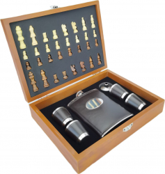 Cutie eleganta joc de sah complet plosca de 150 ml din inox si piele ecologica maro cu 4 pahare pentru tarie si palnie doty