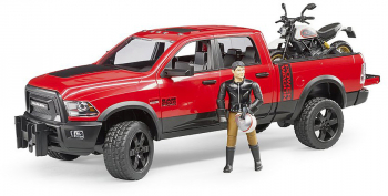 Masina de teren RAM 2500 Bruder cu motocicleta Scrambler Ducati Desert si sofer 