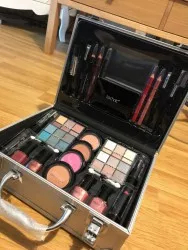 Set cadou Geanta cu cosmetice Technic London 