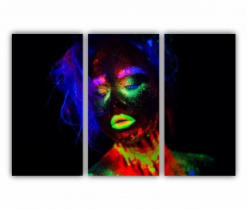 Set 3 Tablouri Multicanvas Femeie frumoasa par albastru si buze verzi in lumina neonului 2 0590 180X120 cm 