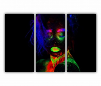 Set 3 Tablouri Multicanvas Femeie frumoasa par albastru si buze verzi in lumina neonului 3 0591 180X120 cm 