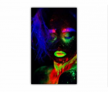 Tablou Canvas 1 piesa Femeie frumoasa par albastru si buze verzi in lumina neonului 3 0591 30X50 cm 