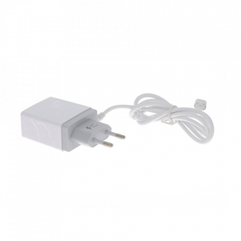 Incarcator retea cu cablu compatibil iPhone si 3 porturi USB 5.1A 100V - 240V Alb Tehnologie de incarcare rapida intr-un singur dispozitiv 