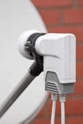 LNB universal 8 iesiri 0.1 dB Goobay 