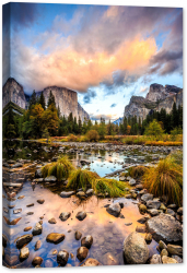 Tablou luminos in intuneric GlowforHome Vedere panoramica Valea Yosemite glaciara din Parcul National Yosemite 120 cm x 80 cm 
