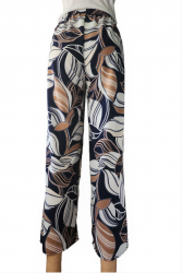 Pantaloni lungi din bumbac multicolori in nuante de bleumarin-alb-maro cu talie elastica marime L 