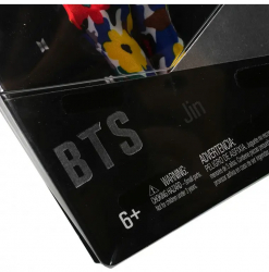 Papusa idol BTS model V cu hainele sale de semnatura din videoclip Idol 28 cm inaltime Jin