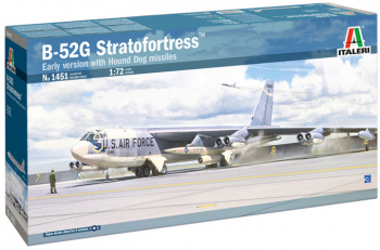 Kit de construit avion B-52G Stratofortress versiune timpurie cu racheta Hound Dog/Lungime 68 cm/Scara 1 72/14+ 