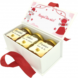 Cadou dulce cutie cu 3 borcanele de miere si mesaj personalizabil tematica Martie - DSBC301004 - 23h Events 