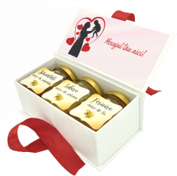 Cadou dulce cutie cu 3 borcanele de miere si mesaj personalizabil tematica Martie - DSBC301006 - 23h Events 