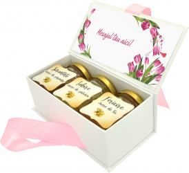 Cadou dulce cutie cu 3 borcanele de miere si mesaj personalizabil tematica Martie - DSBC301008 - 23h Events