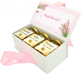 Cadou dulce cutie cu 3 borcanele de miere si mesaj personalizabil tematica Martie - DSBC301010 - 23h Events