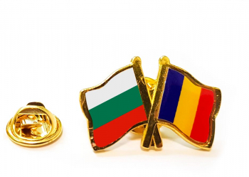 Insigna pin steag Romania si Bulgaria 
