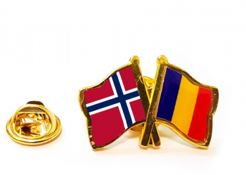 Insigna pin steag Romania si Norvegia 