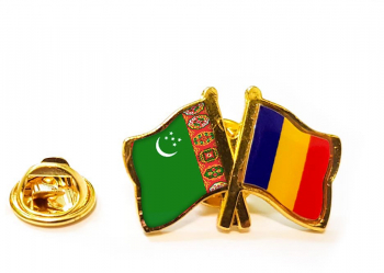 Insigna pin steag Romania si Turkmenistan 