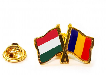 Insigna pin steag Romania si Ungaria 