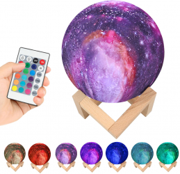 Lampa de veghe Led Zola® 3D- Luna telecomanda suport din lemn diametre Luna 12 cm inaltime totala 20 cm multicolora