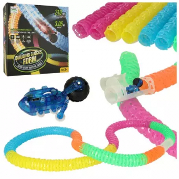 Set pista de curse din 210 de piese si masinuta cu baterie reincarcabila 