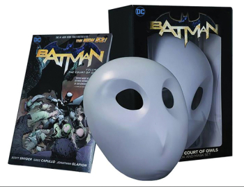 Batman The Court of Owls Mask and Book Set - Scott Snyder Author 