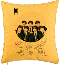 Perna Decorativa BTS Army in Costum cu Semnaturi 40x40 cm Galben Husa Detasabila Burduf 