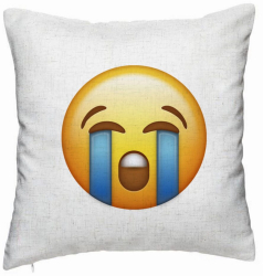 Perna Decorativa Model Emoji Cry 40x40 cm Alb Murdar Husa Detasabila Burduf