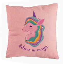 Perna Decorativa Model Unicorns Believe in Magic 40x40 cm Roz Husa Detasabila Burduf 