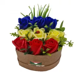 Aranjament floral 9 trandafiri cutie flori de sapun tricolor