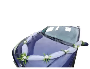 Aranjament floral masini tematica nunta alb 3m trandafiri 