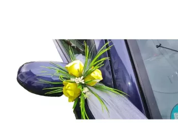 Aranjament floral oglinzi masini galben 30 x 30 cm trandafiri 