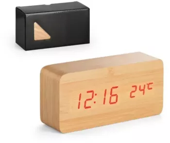 Ceas de masa cu calendar alarma si termometru 4 baterii AAA cablu USB 