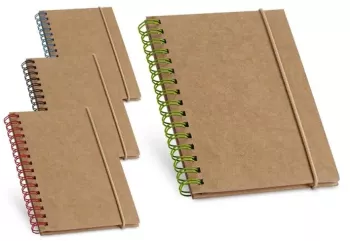Notepad cu spirala cu 120 de pagini reciclate dictando coperta tare si banda elastica 
