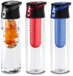 Sticla sport din AS si PP cu infuzor de fructe in interior are o capacitate pana la 740 ml 