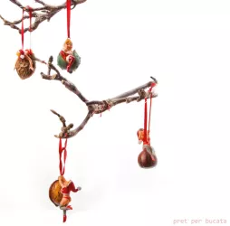 Figurina ornament pentru Brad Craciunite in aluna 4 cm 
