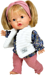 Papusa Nines D Onil Joy cu parul blond cu vesta alba cu miros de vanilie 37 cm 