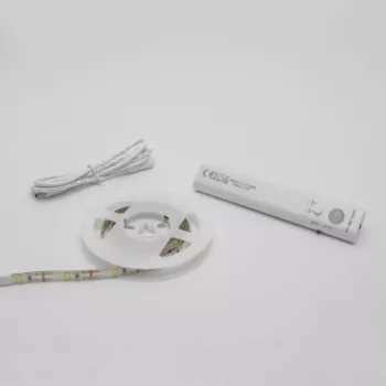 Banda LED cu senzor de miscare cu baterie 100cm alb cald 3000K Phenom Lighting 