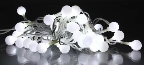 Ghirlanda luminoasa cu sfere albe 30 LED lumina rece WELL 